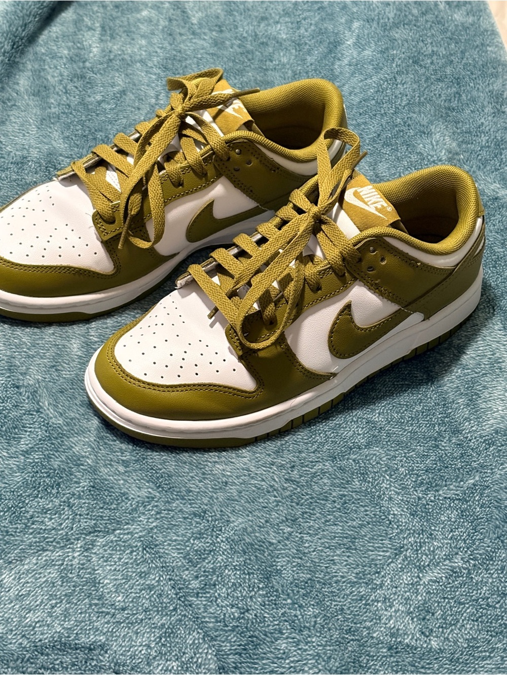Nike Kids Olive and White Low-Top Sneakers